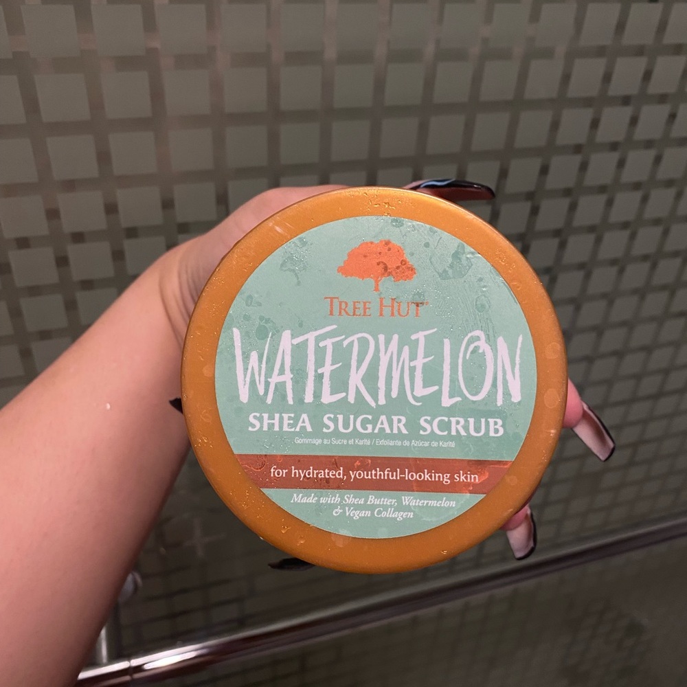 Tree hut body scrub